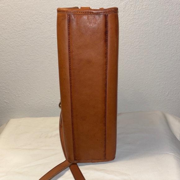 Coach Vintage British Tan Swagger Bag - Picture 12 of 12